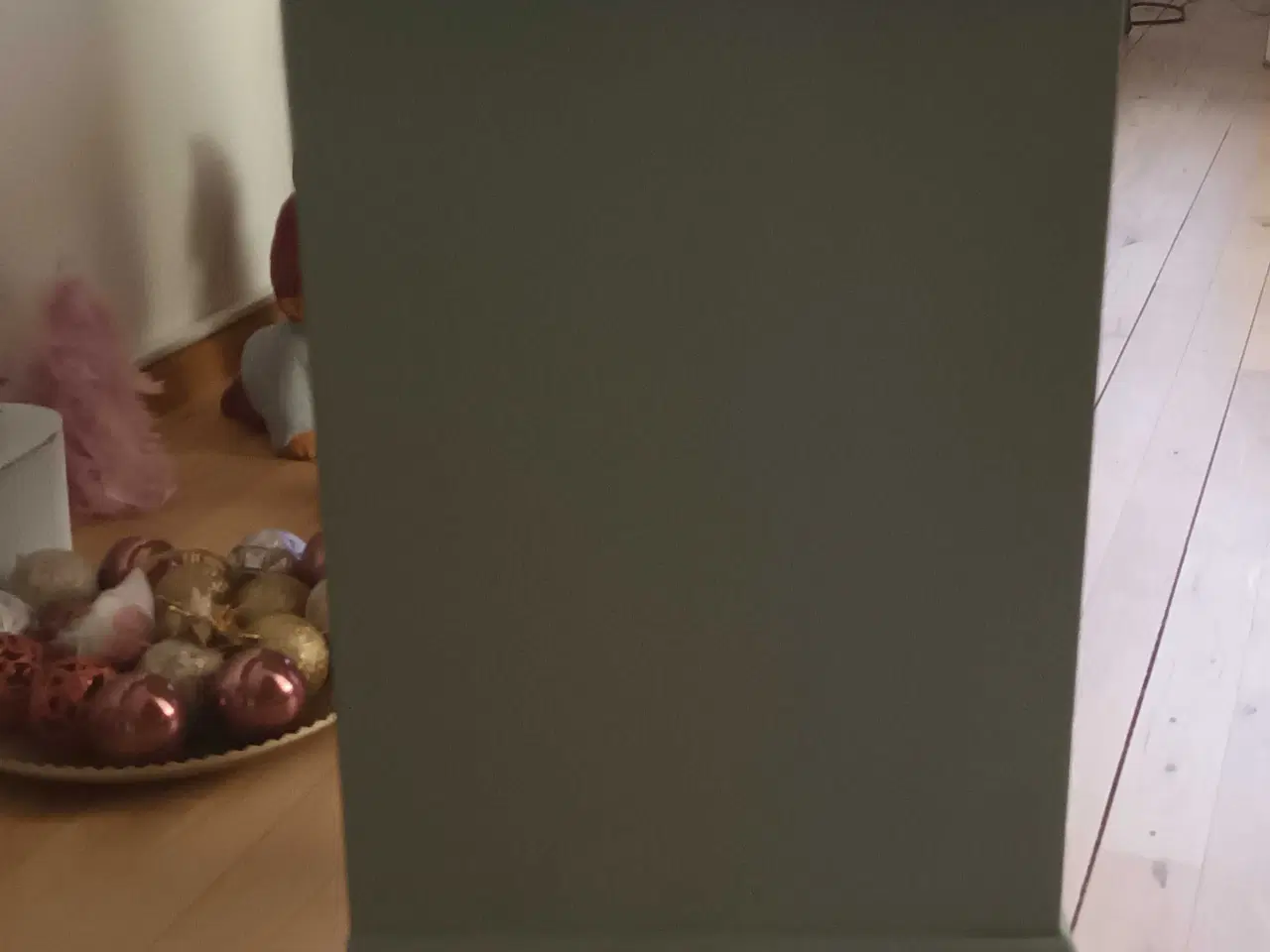 Billede 5 - Nyistandsat kommode med 3 skuffer i grøn og guld