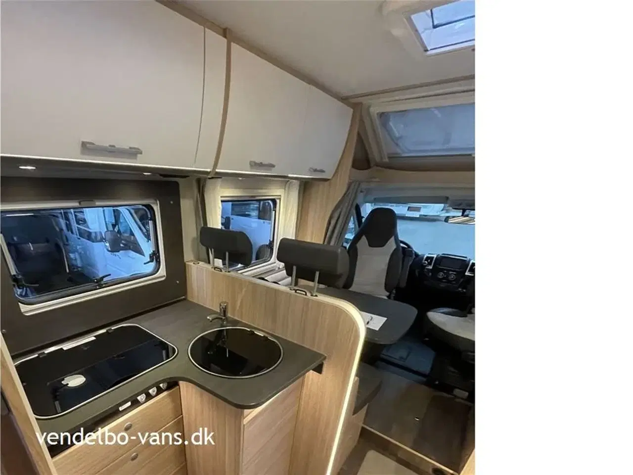 Billede 6 - 2021 - SunLight T 68 Adventure Edition   Enkeltsenge og stor garage - BEMÆRK KM