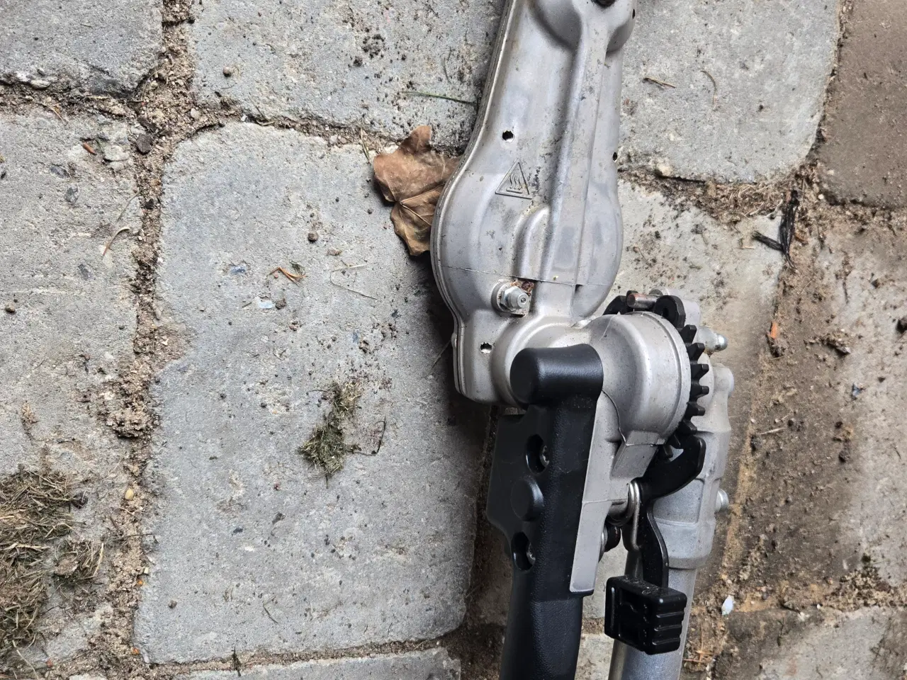 Billede 2 - Rigtig god hækkeklipper til benzin til salg  