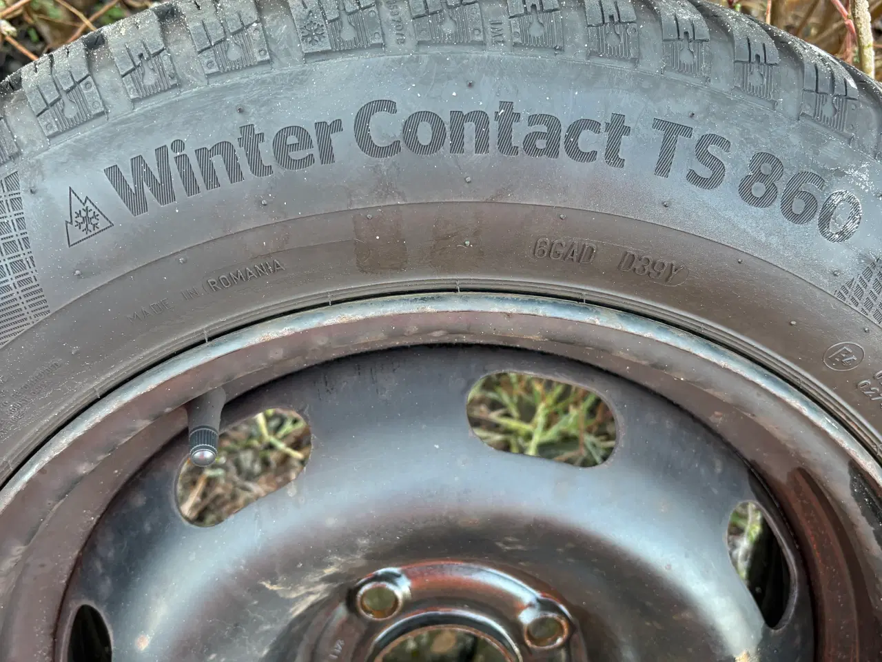 Billede 3 - Vinterdæk og fælge.