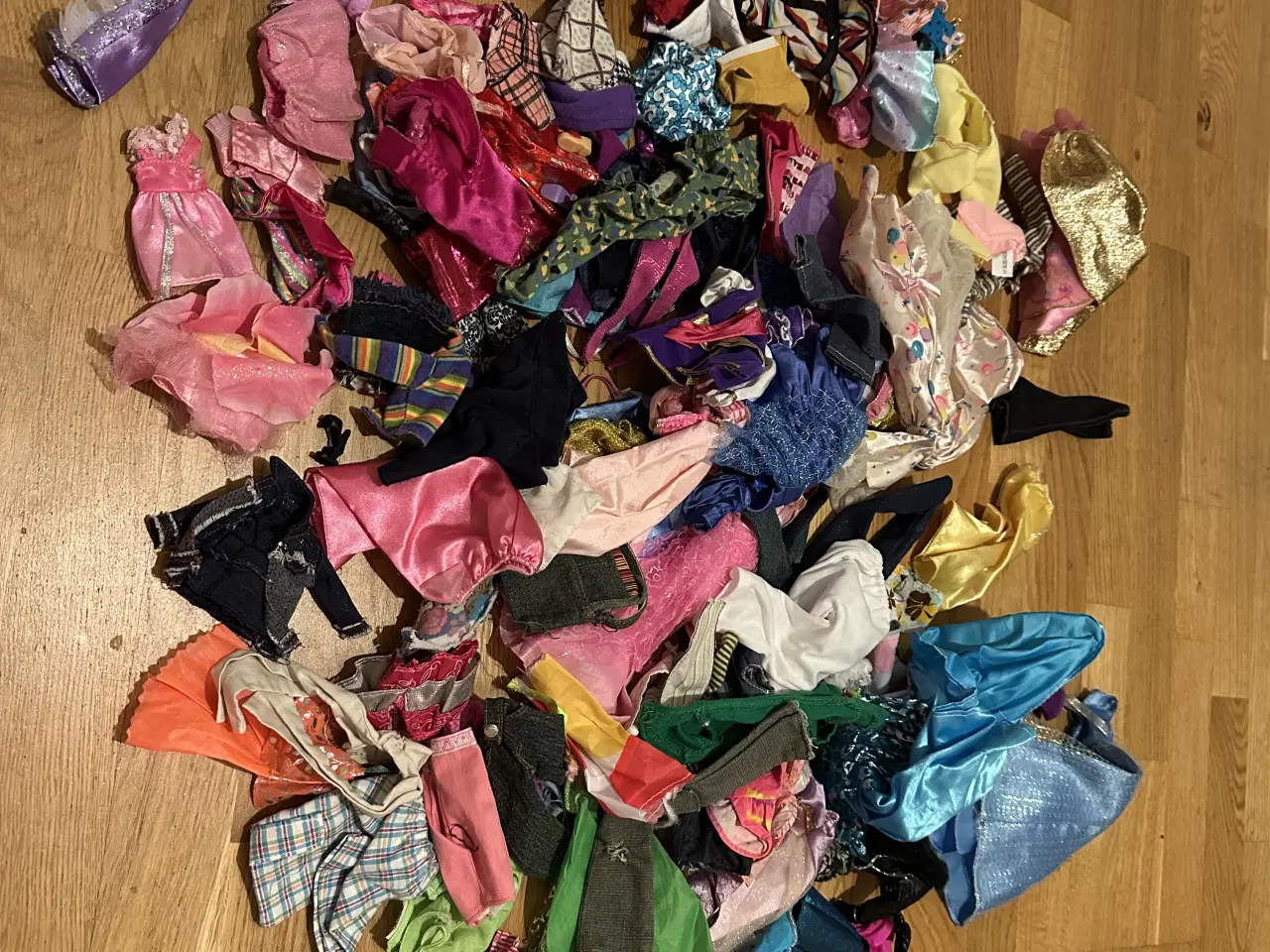 Billede 4 - Barbie dukker