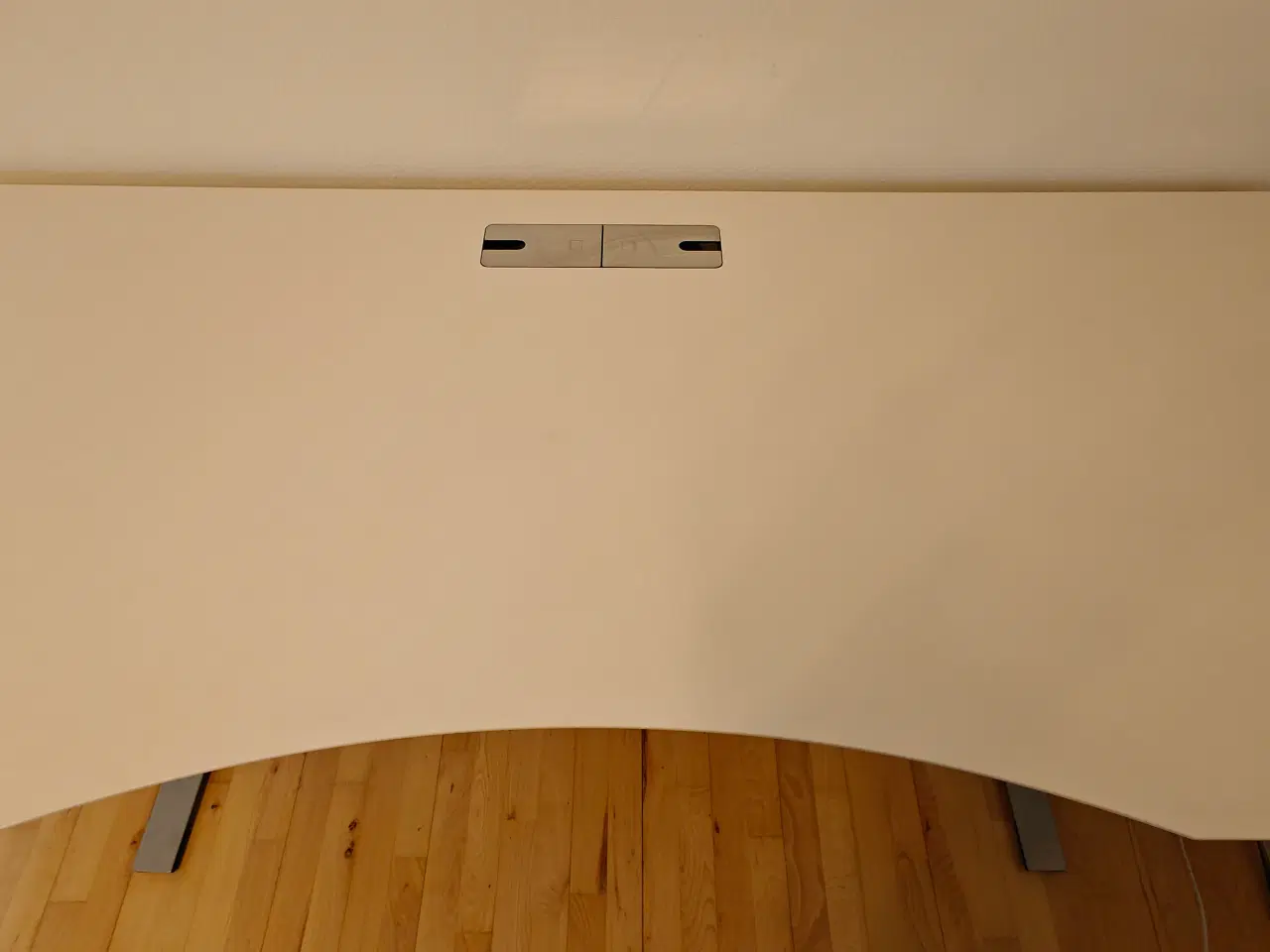 Billede 4 - Hvidt hæve-sænke skrivebord + Skuffeelement