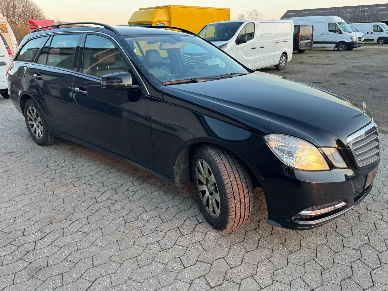 Billede 2 - Mercedes E200 nysynet