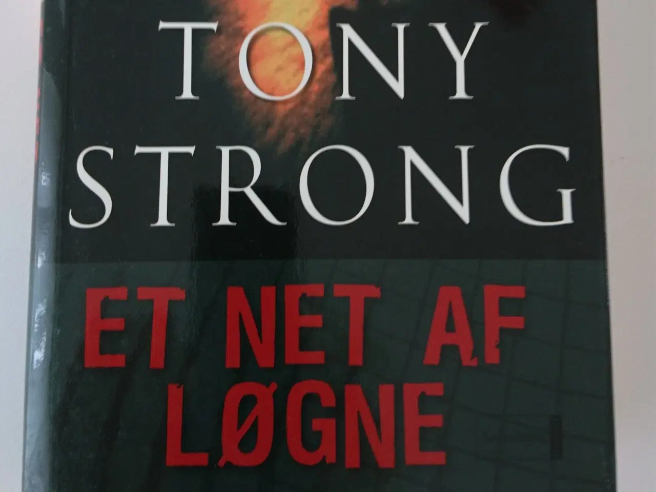 Billede 1 - Et net af løgne Tony Strong