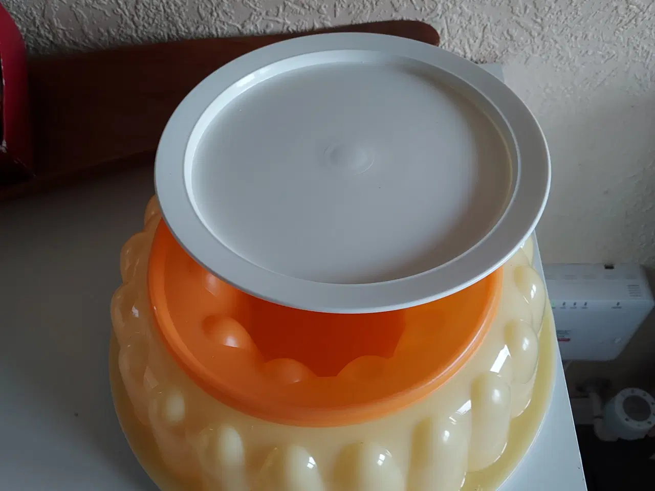 Billede 1 - Tupperware jelloring med ekstra låg 
