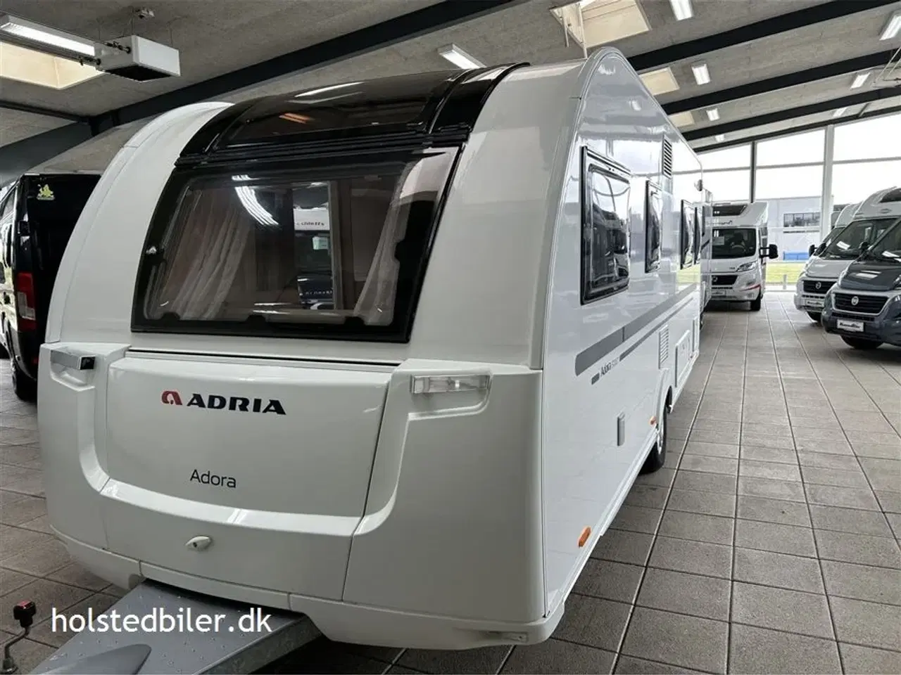 Billede 2 - 2019 - Adria Adora 572 UT   Enkeltsenge og ende bad/wc