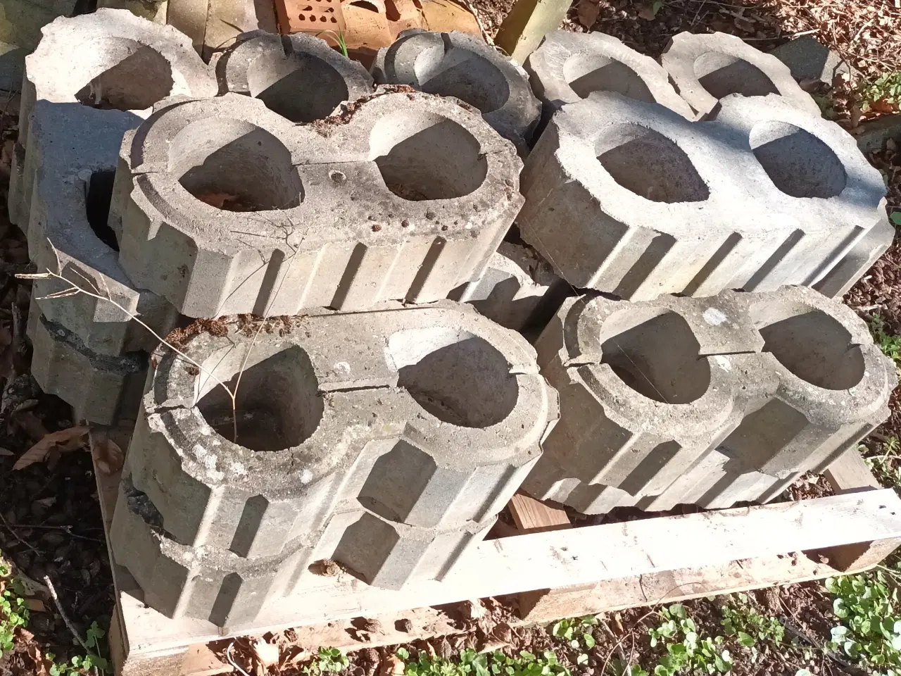 Billede 1 - Plantesten Super 8 GRÅ