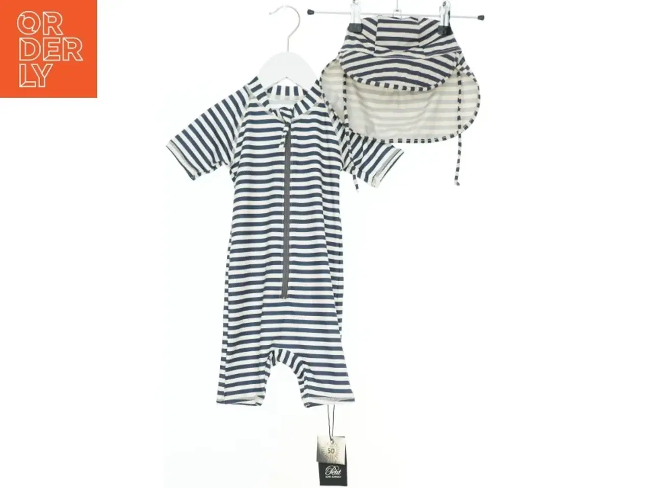 Billede 1 - Stribet UV-dragt med hat fra Petit (str. 92)