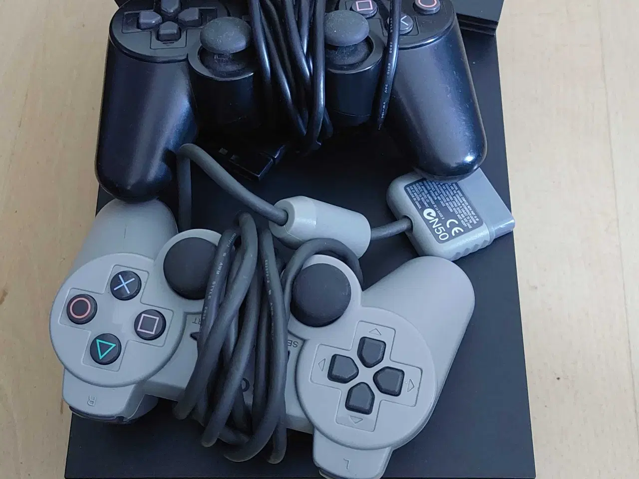 Billede 1 - Playstation 2 og  2 controllere + 5 spil