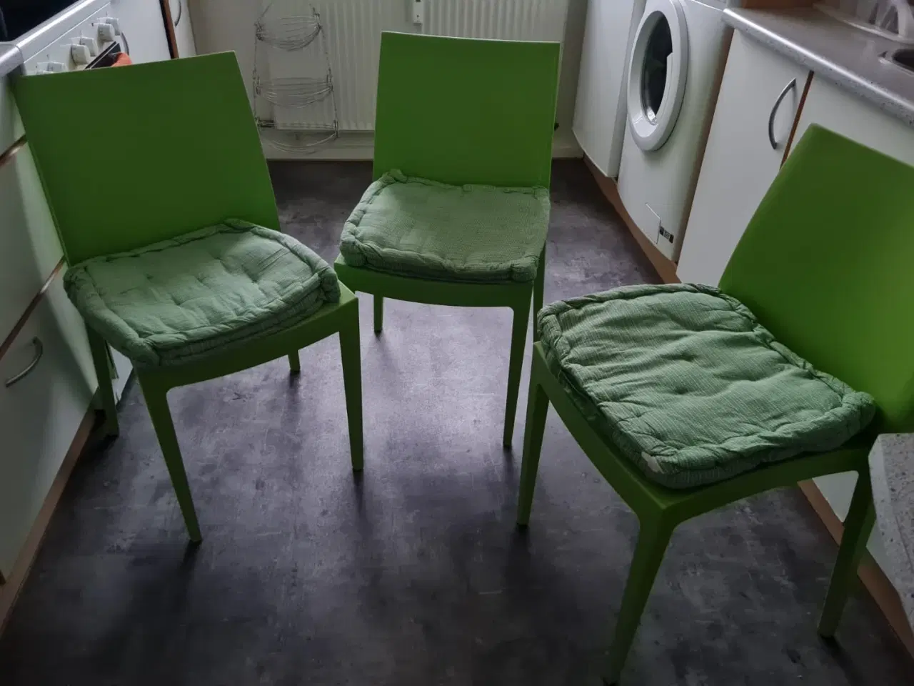 Billede 2 - grøn plastik stoler