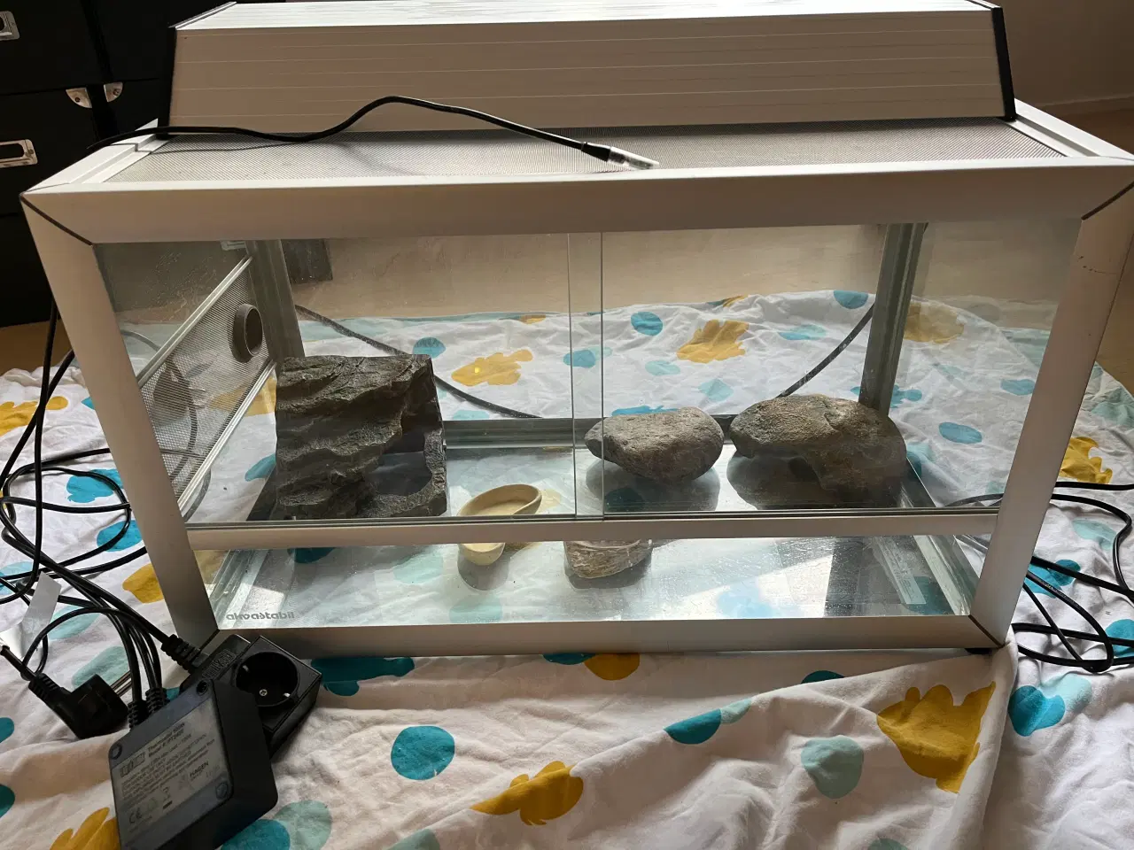 Billede 3 - Terrarium 60x35x30 inkl tilbehør på billede 