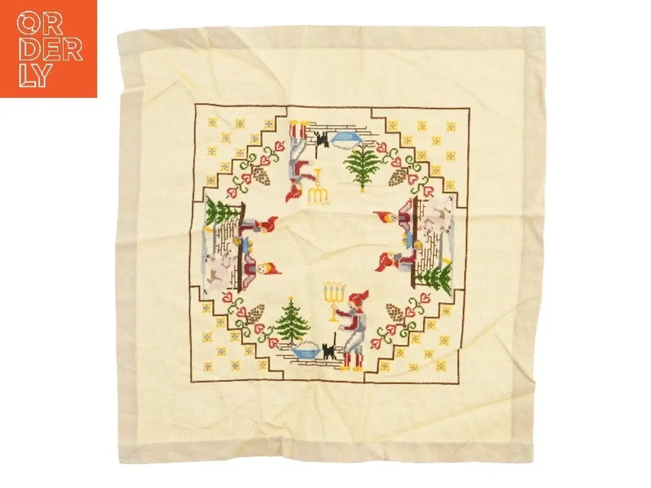 Billede 1 - Broderet dug med julemotiver (str. 50x52 cm)