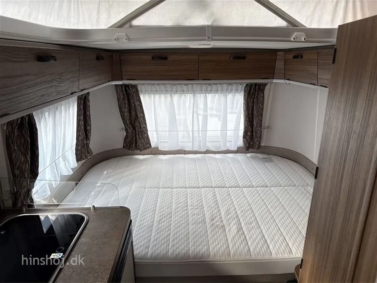 Billede 18 - 2023 - Eriba Touring 430 Legend   Lækker rejsevogn med fast dobbeltseng fra Hinshøj Caravan