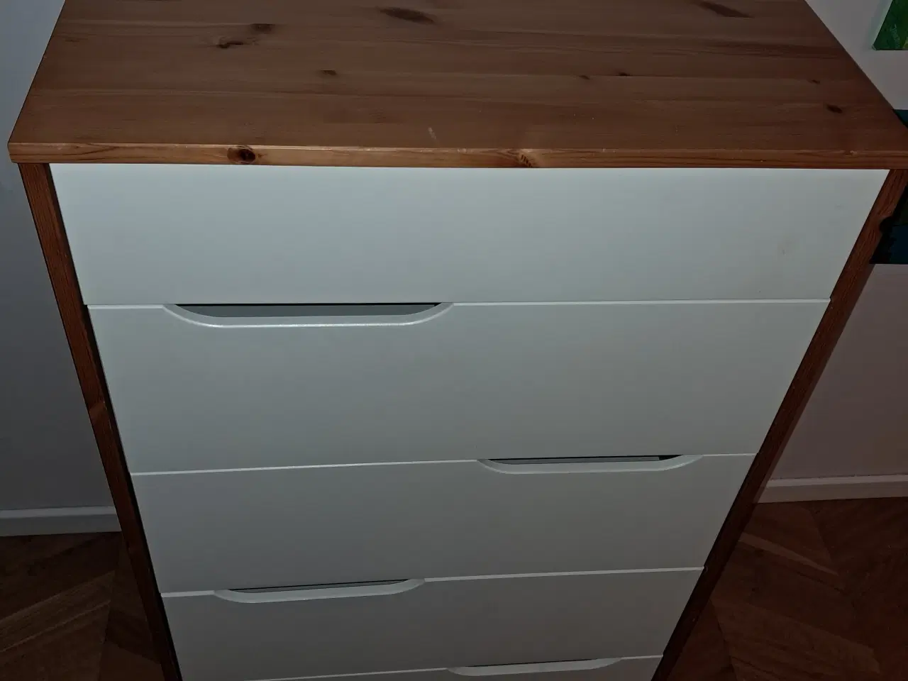 Billede 5 - Rummelig kommode - enkel og funktionel