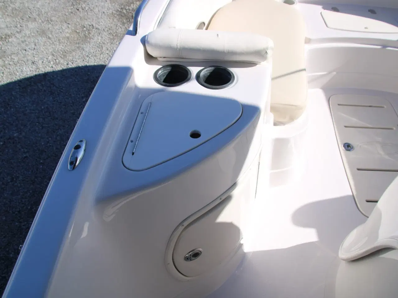 Billede 16 - Tahoe 215 CC Deckboat WA