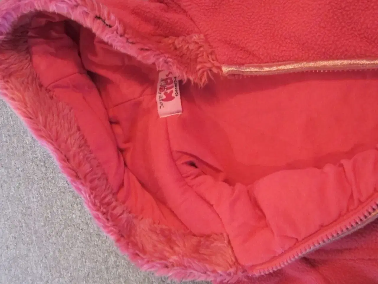 Billede 4 - Pink fleece jakke - trøje str. 104