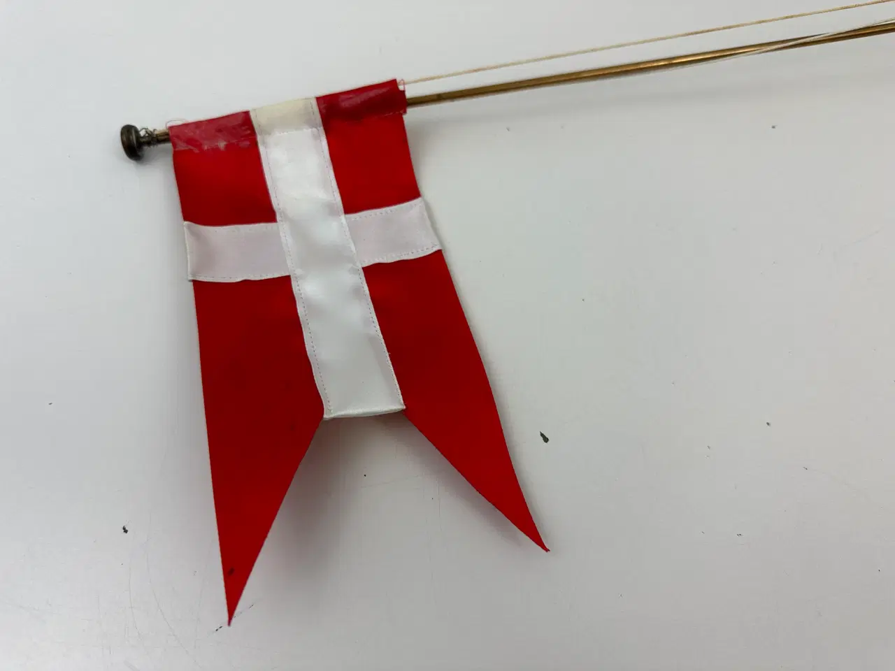 Billede 6 - Ældre messing dannebro / bordflag