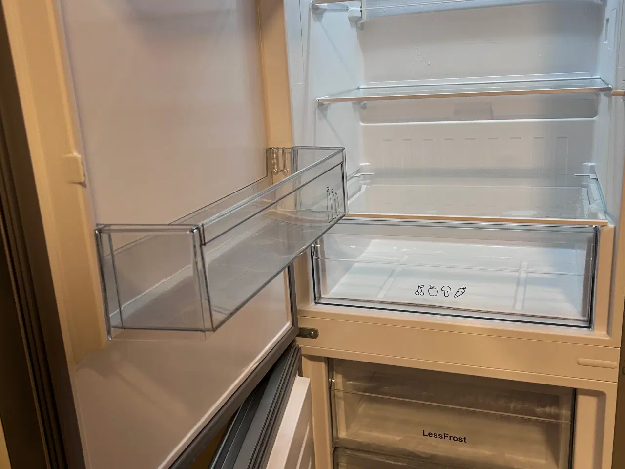 Billede 4 - Flot og velholdt Vestfrost kølefrys i stål