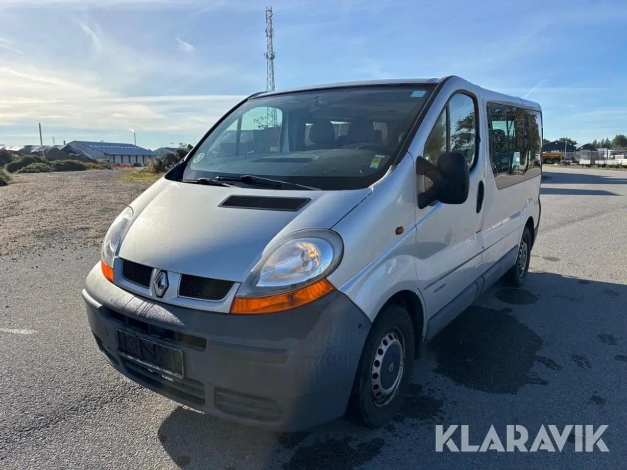 Billede 1 - Personbil Renault Trafic 9-personers