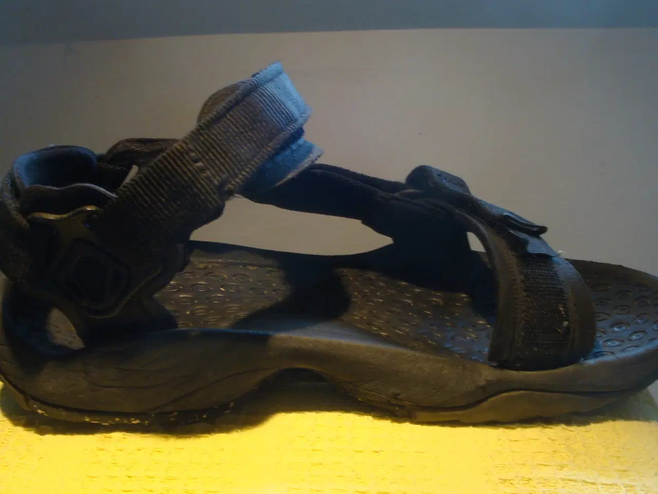 Billede 2 - Teva sandaler str 38 sorte - sender gerne