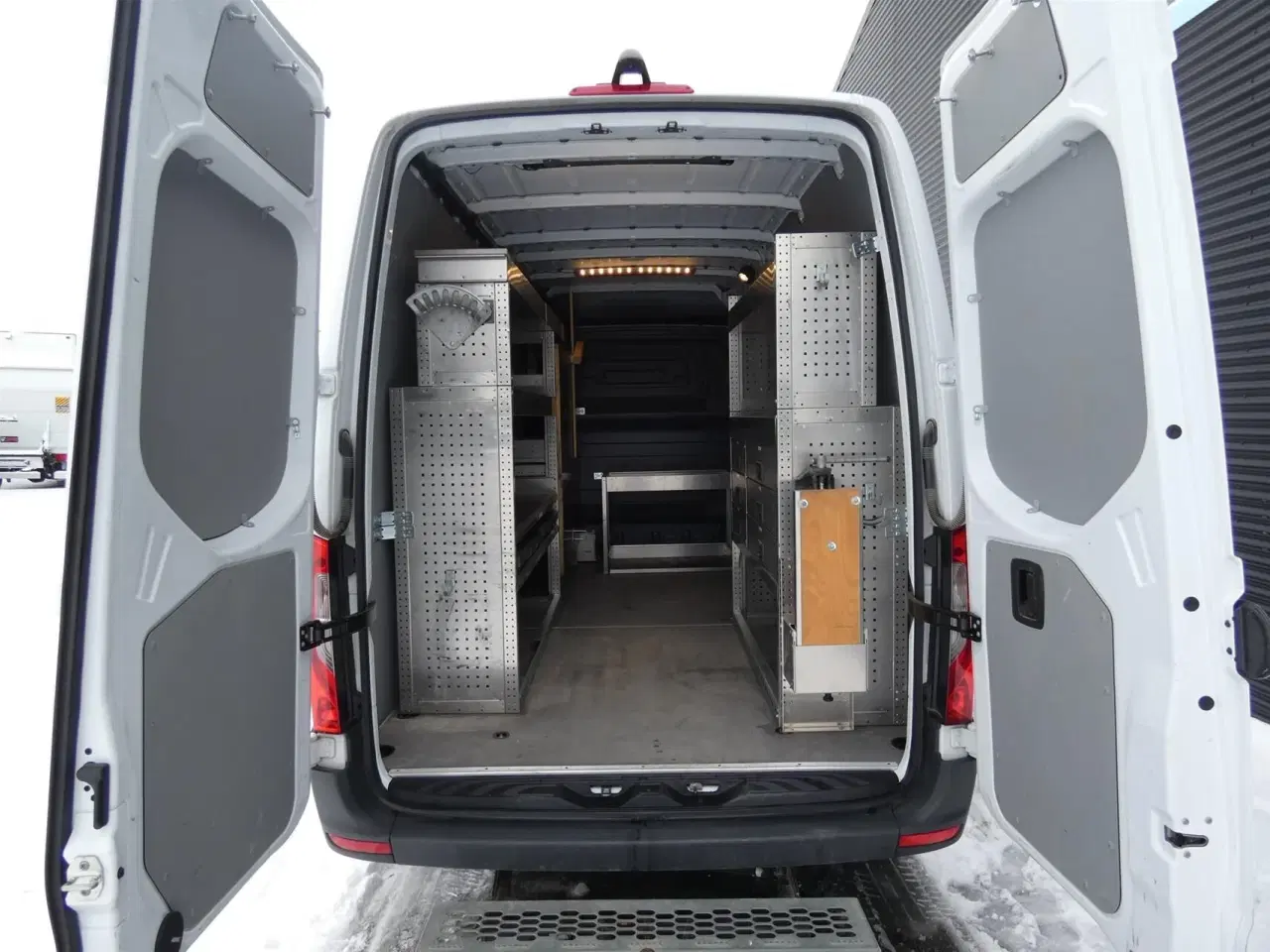 Billede 1 - Mercedes-Benz Sprinter 317 2,0 CDI A2 H2 RWD 9G-Tronic 170HK Van Aut.