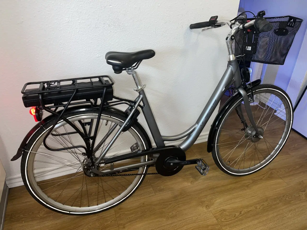 Billede 2 - flot x-zite dame elcykel 28"  7 gear. 