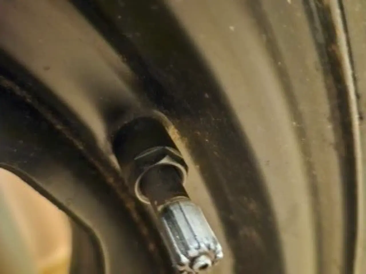 Billede 5 - vinterdæk på stålfælge.