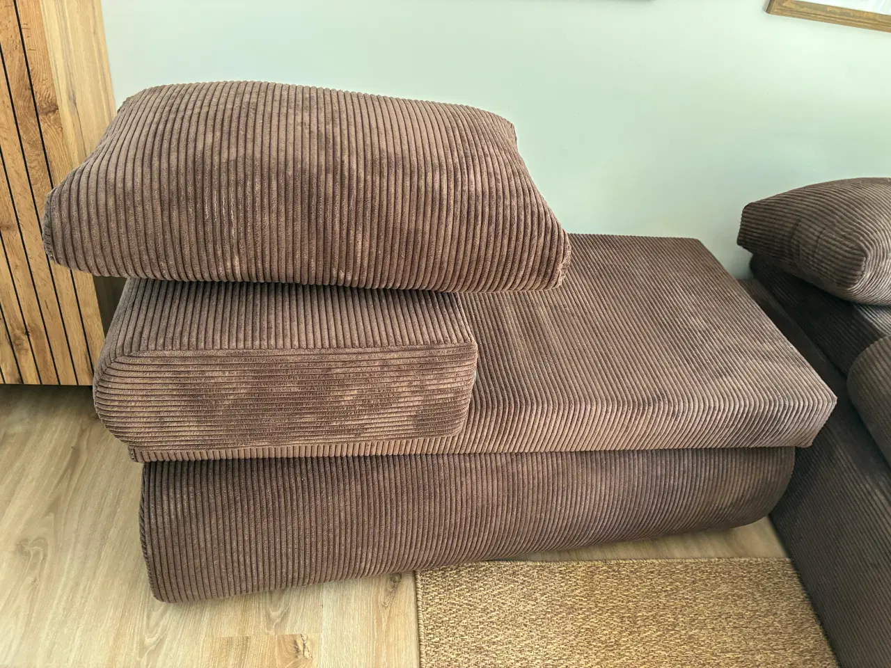 Billede 7 - HELT NY-Brun fløjs sofa med sovefunktion