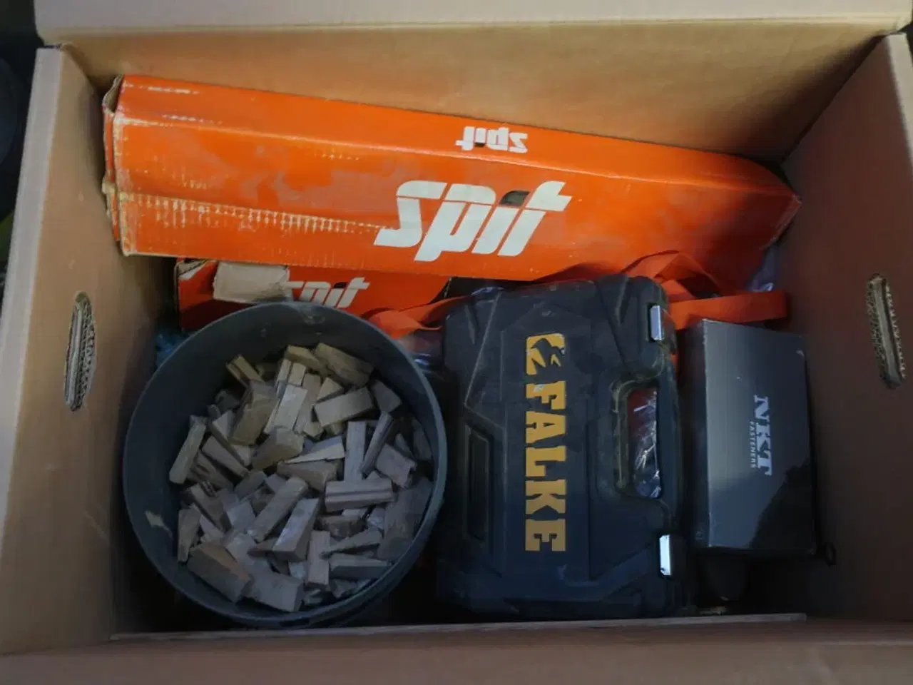 Billede 4 - Lamper, ledninger, værktøj m.m.