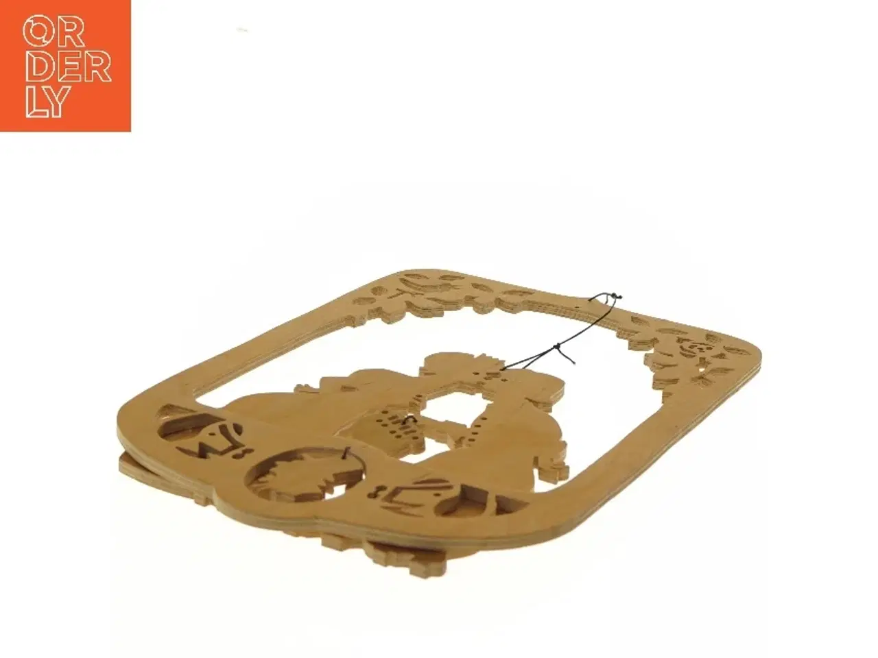 Billede 4 - Træudsmykning med kyssende par (str. 36x23 cm)