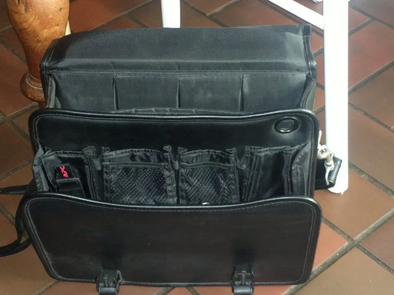 Billede 2 - PCtaske i sort- hent den 