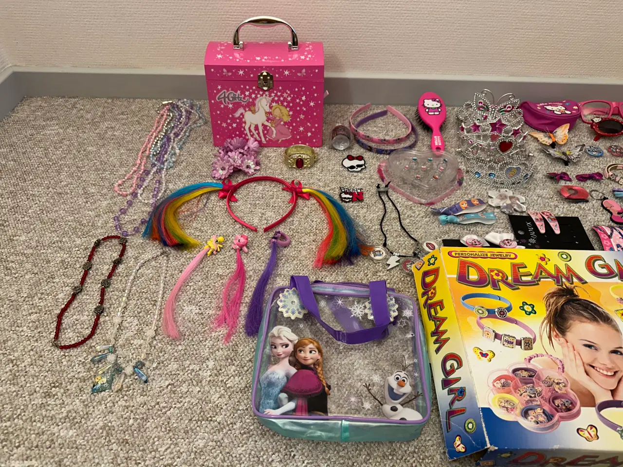 Billede 2 - Smykkeskrin med tilbehør