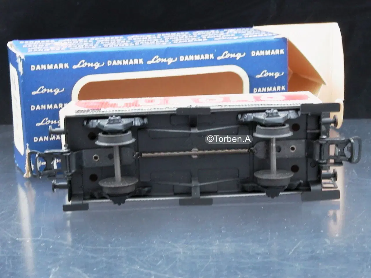 Billede 7 - Long: Tuborg ølvogn m/paraply OV