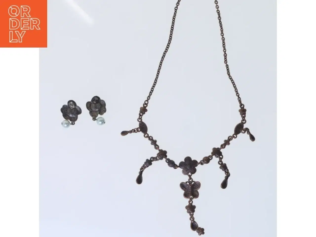 Billede 2 - Grøn halskæde og ørestikker (str. 50 cm. og. 35 mm)