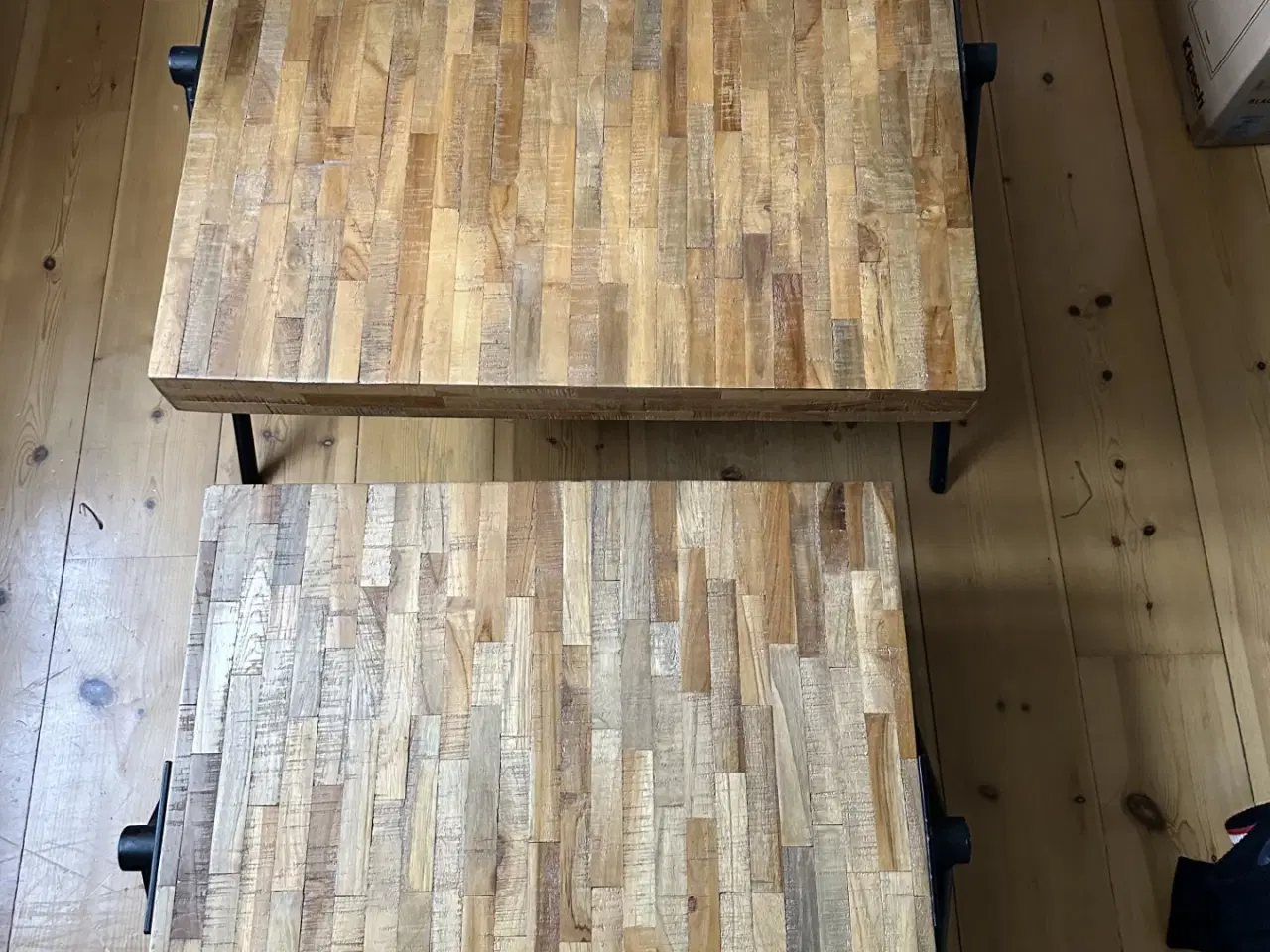 Billede 3 - Smukt sofabordssæt i massiv teak, indskudsbord