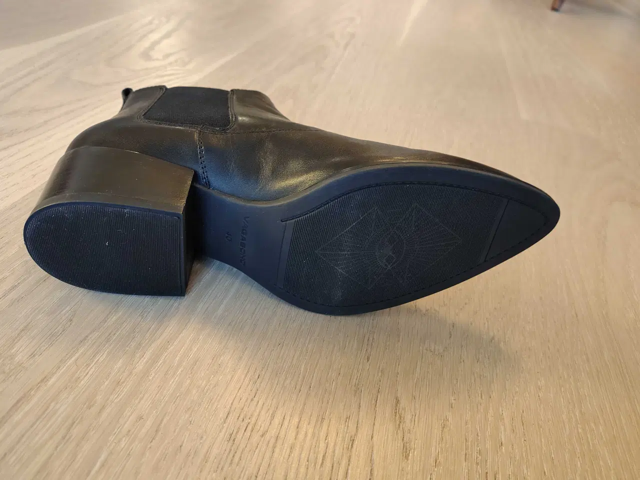 Billede 4 - Ubrugte sorte spidse Vagabond støvler str 40