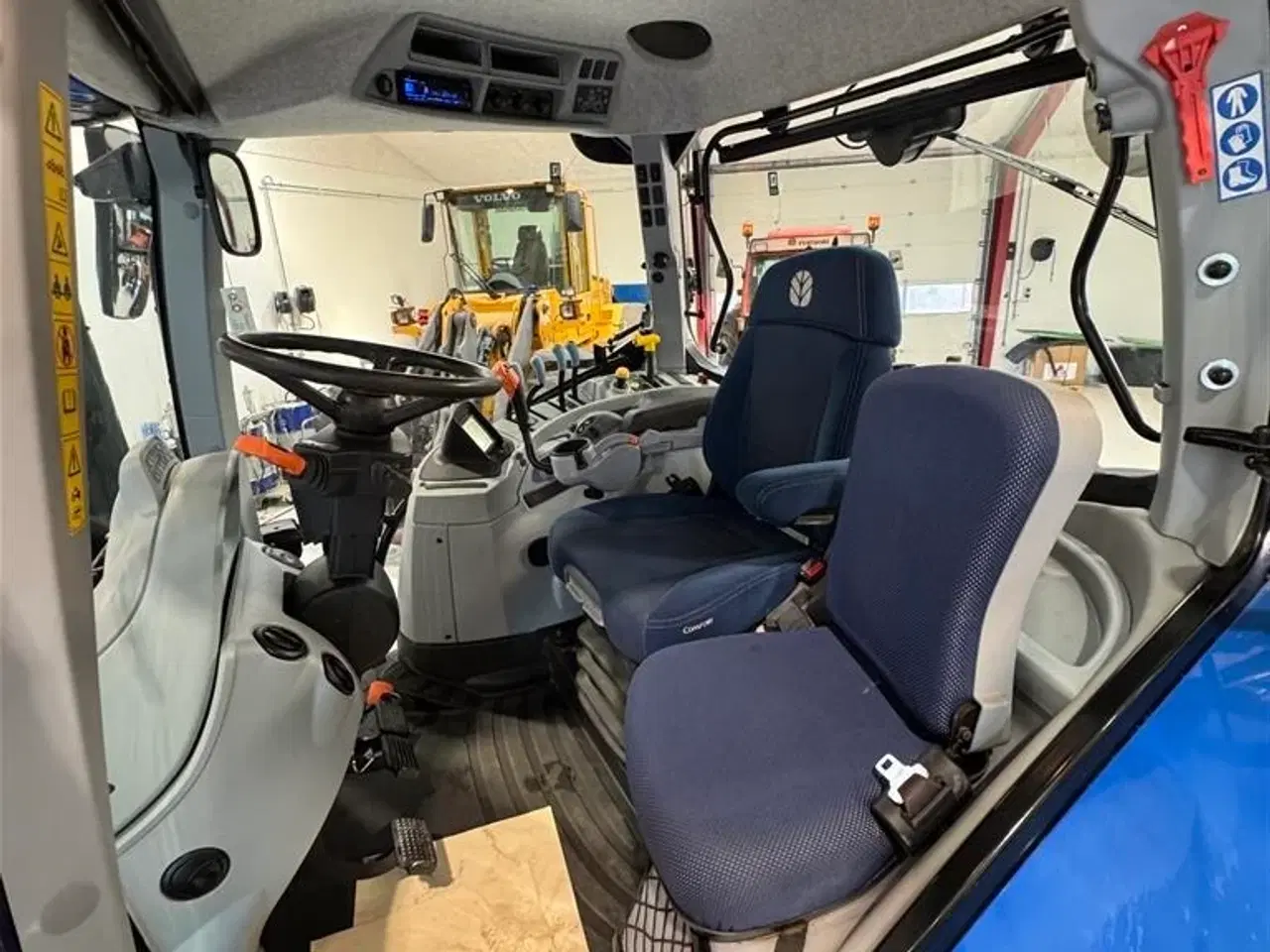 Billede 7 - New Holland T7.215 S KUN 1400 TIMER OG FULD AFFJEDRING!