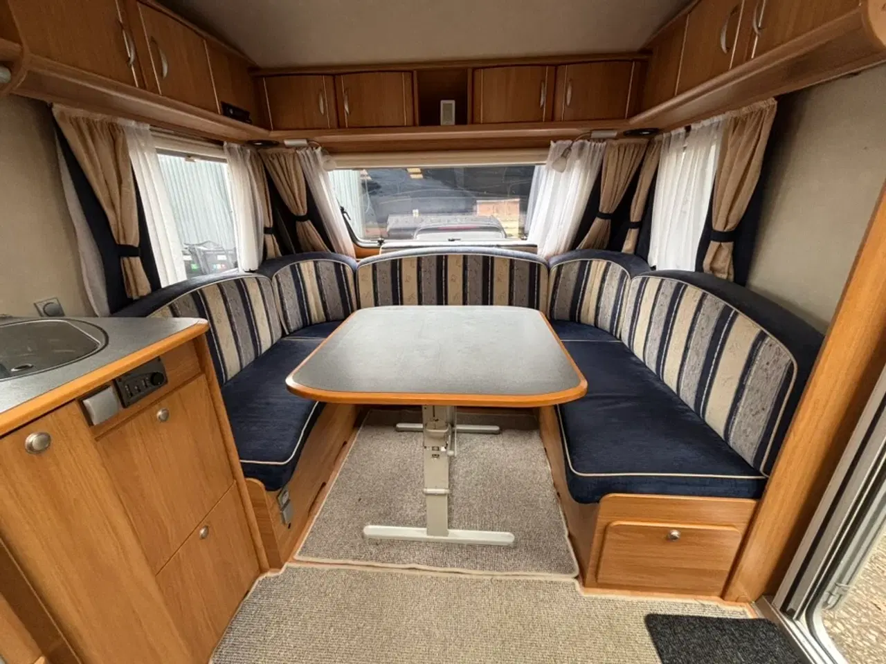 Billede 8 - Kvalitetsvogn med aircon, centralvarme og mover