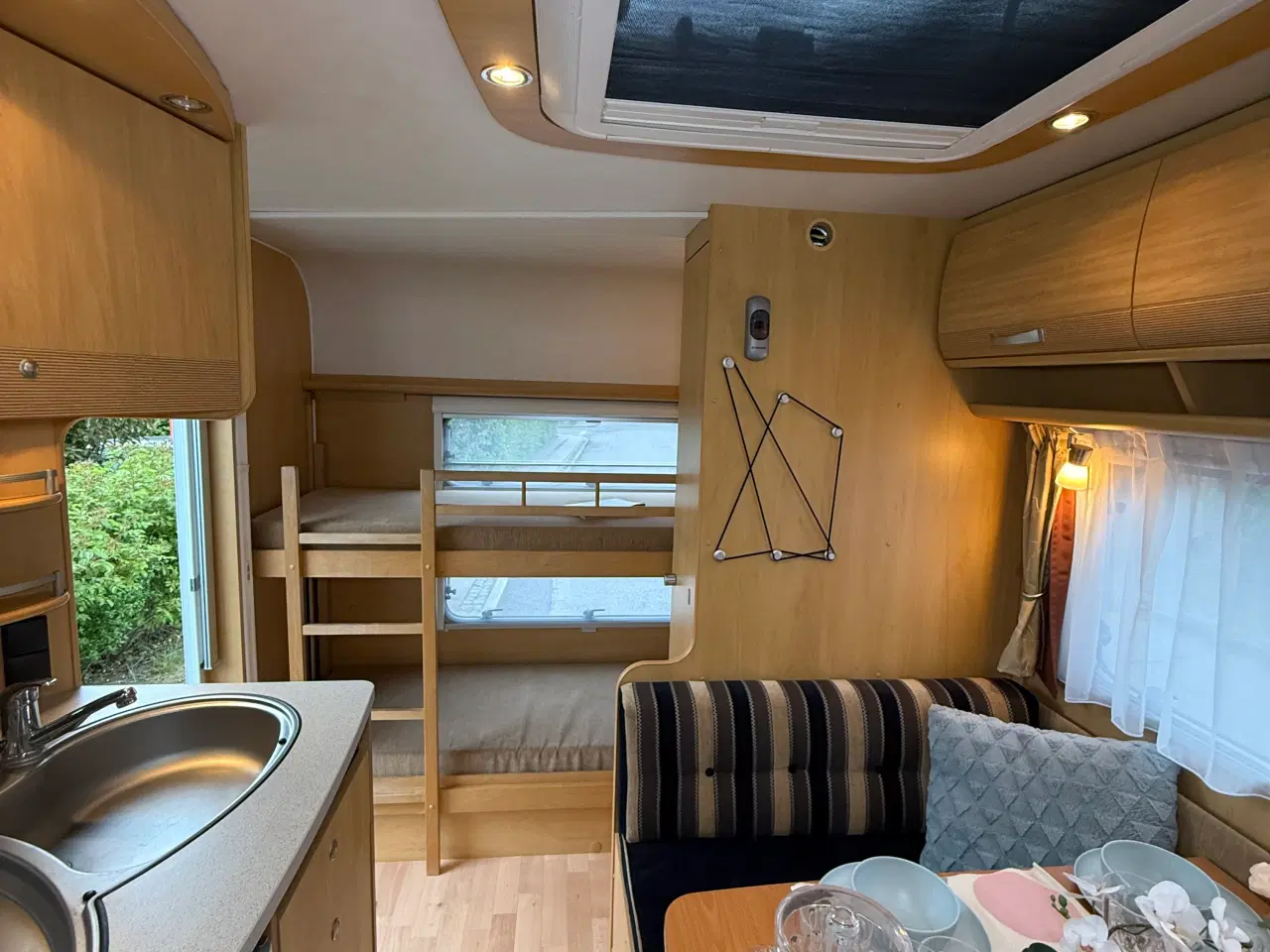 Billede 10 - 2007 Dethleffs Camper 500 / Med Air Con / Marquise