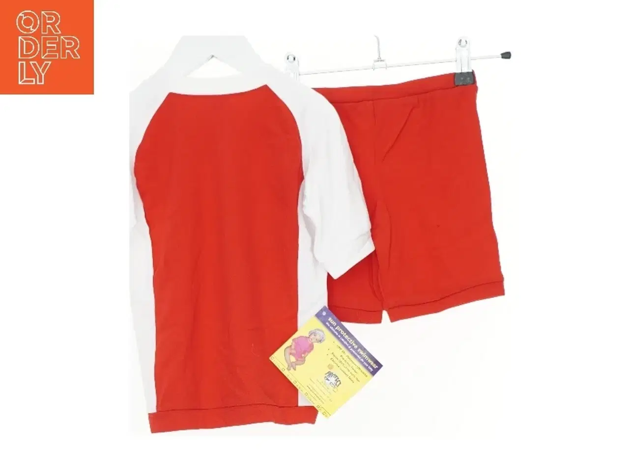 Billede 2 - Protech Badeshorts og UV-bluse (str. 104)