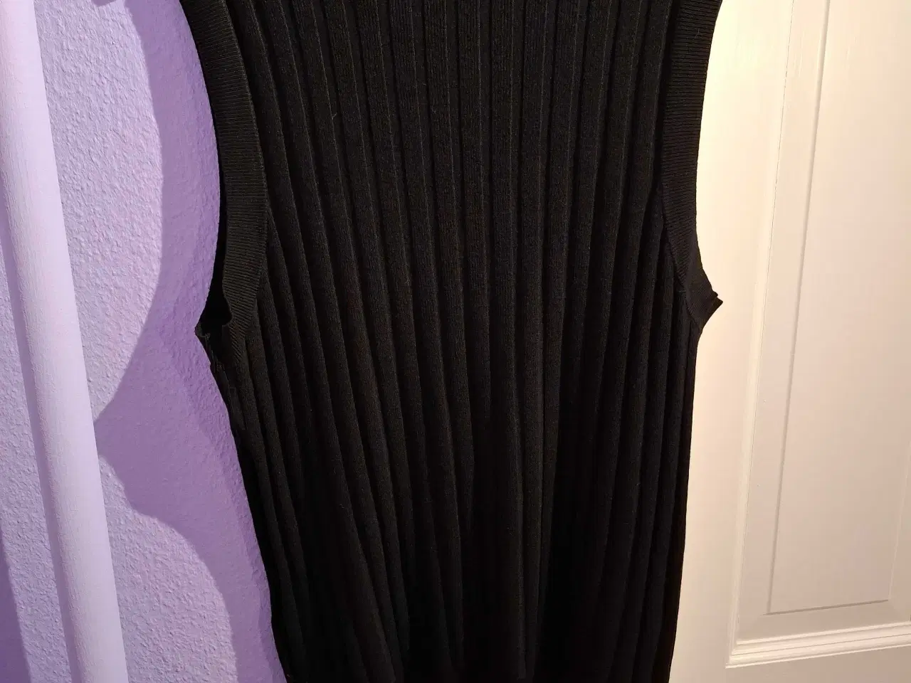 Billede 2 - Flot sort top I XXL