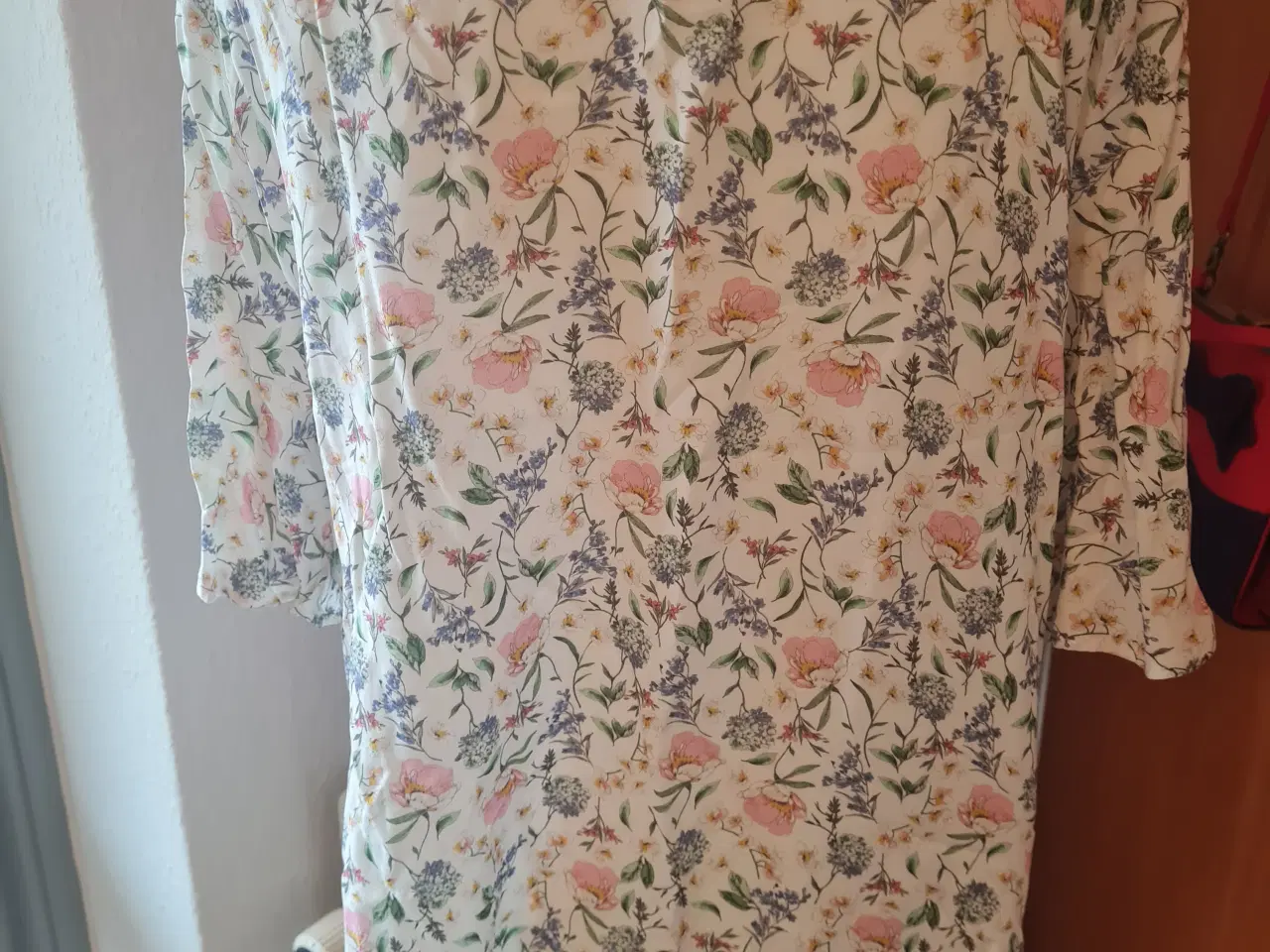 Billede 2 - Tunika str 46 H&M viskose 