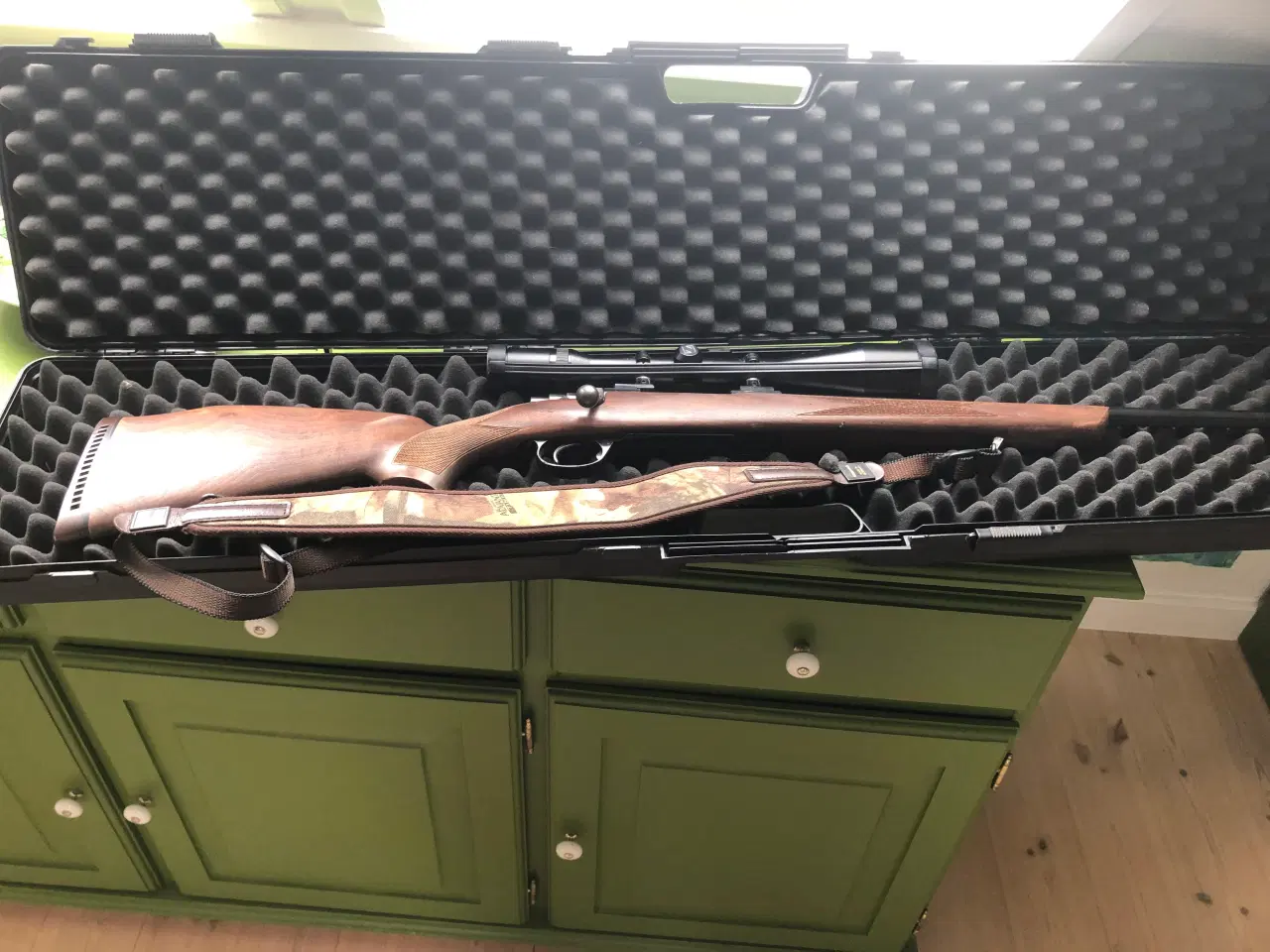 Billede 1 - Jagtriffel Husqvarna/1600 6,5x55 med Zeis kikkert.