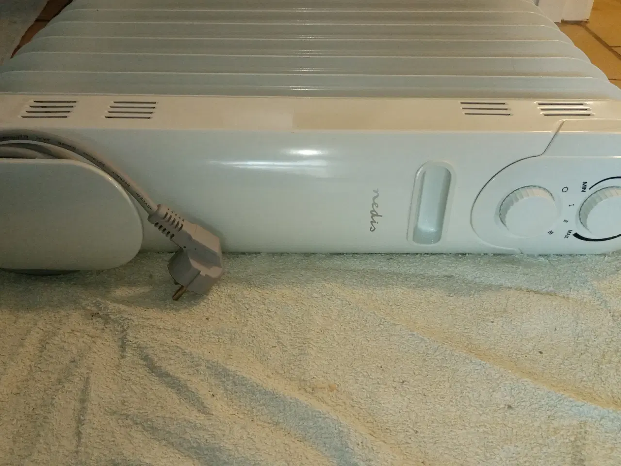 Billede 1 - Varmeovn olie m. 11 ribber 