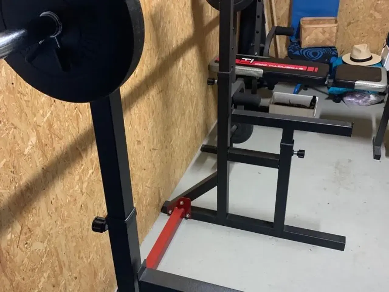 Billede 5 - Træningsbænk med squat rack og vægte