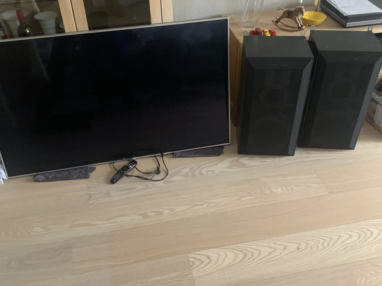 Billede 1 - TV 55” og Jamo Højtaler 2 stk