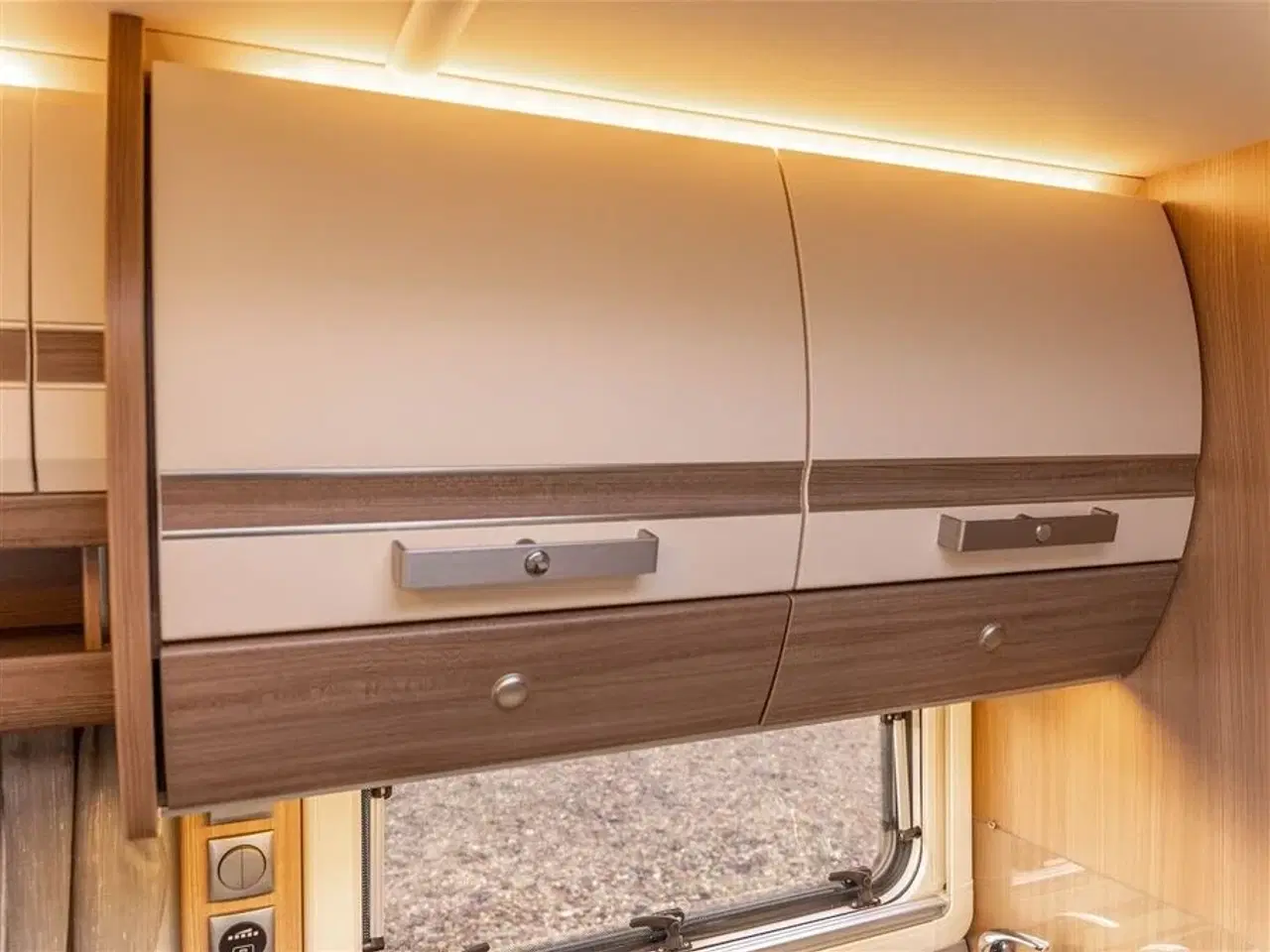 Billede 18 - 2016 - Fendt Bianco Selection 515 SG Rummelig kvalitetsvogn med enkeltsenge