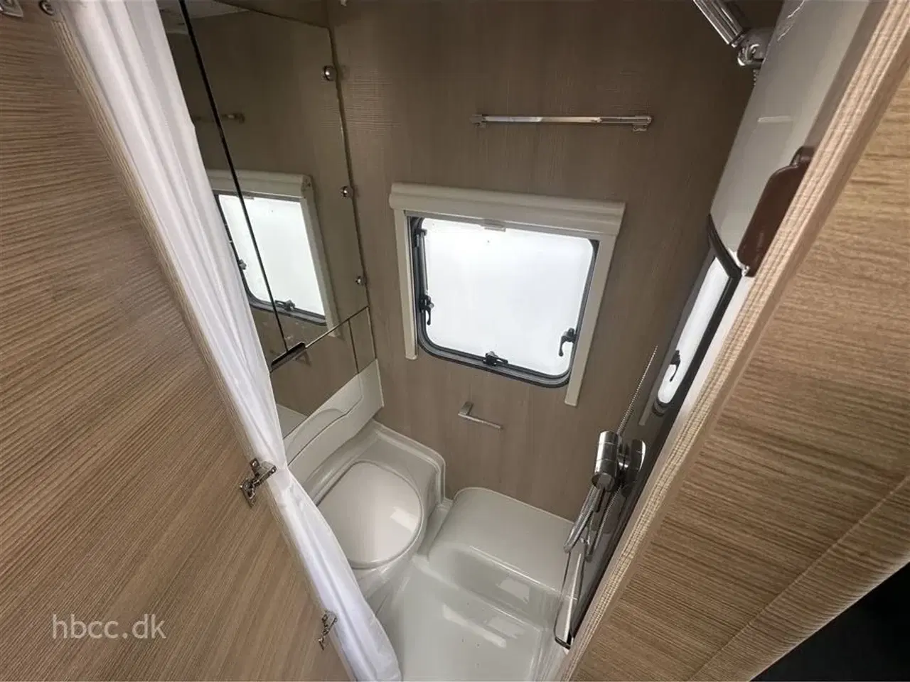 Billede 6 - 2020 - Adria Adora 593 UP ALDE   Adria Adora 593 UP (2020) – Rummelig familievogn med ALDE, mover, markise &amp; lufttelt