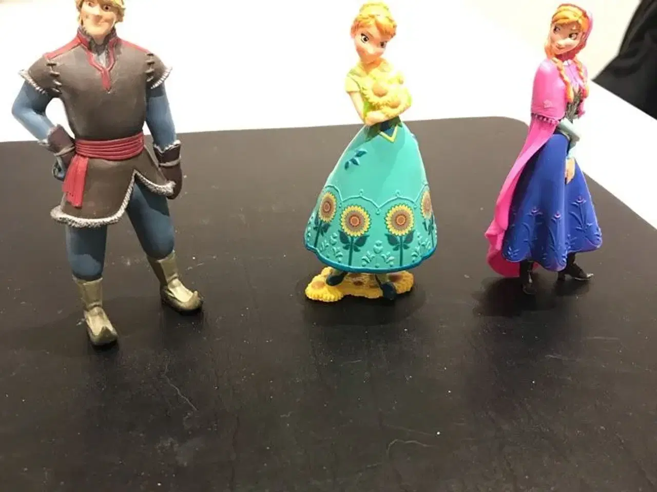 Billede 3 - Mange Anna og Elsa figurer sælges