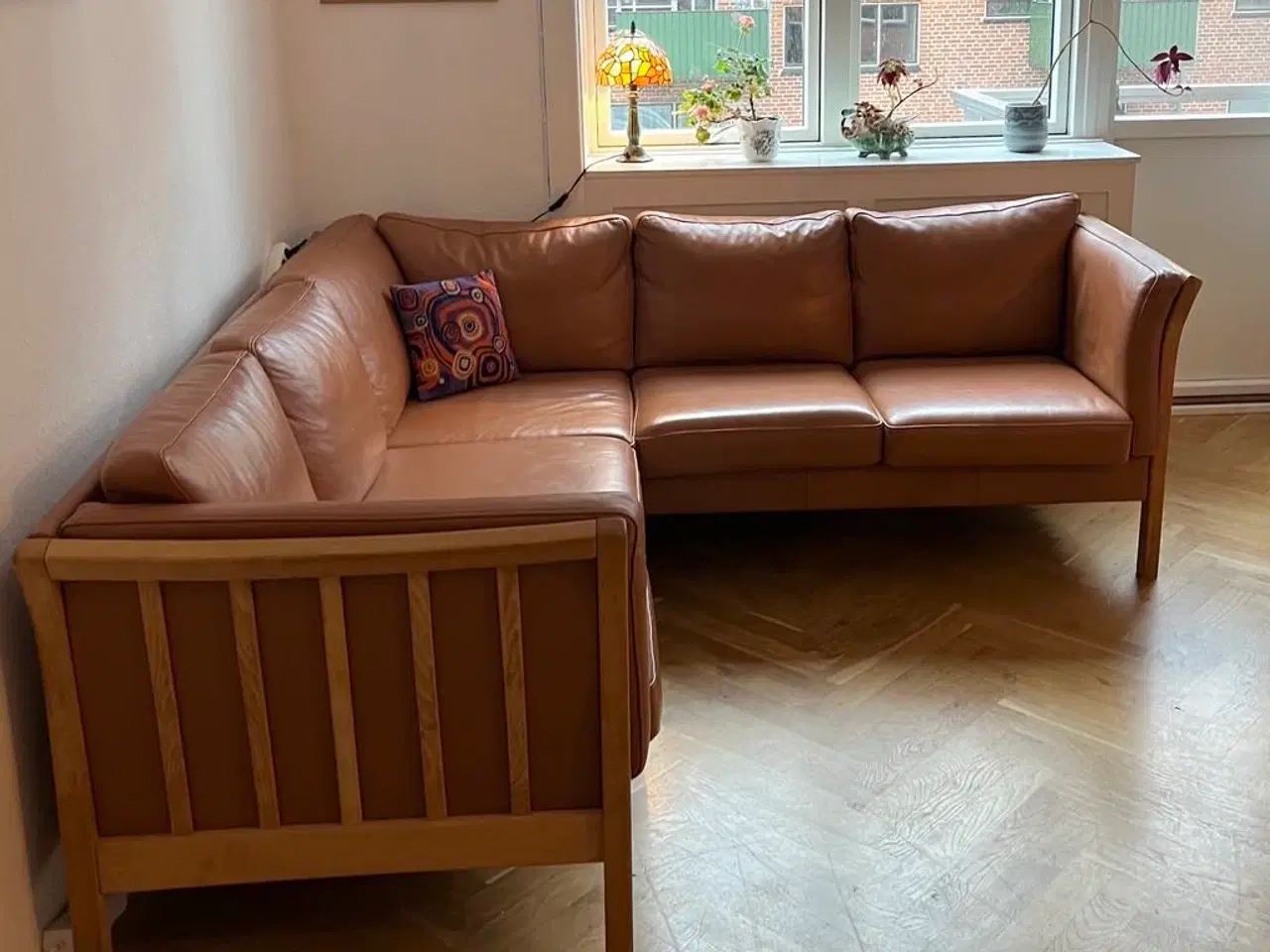 Billede 3 - Tremmesofa i cognacfarvet læder